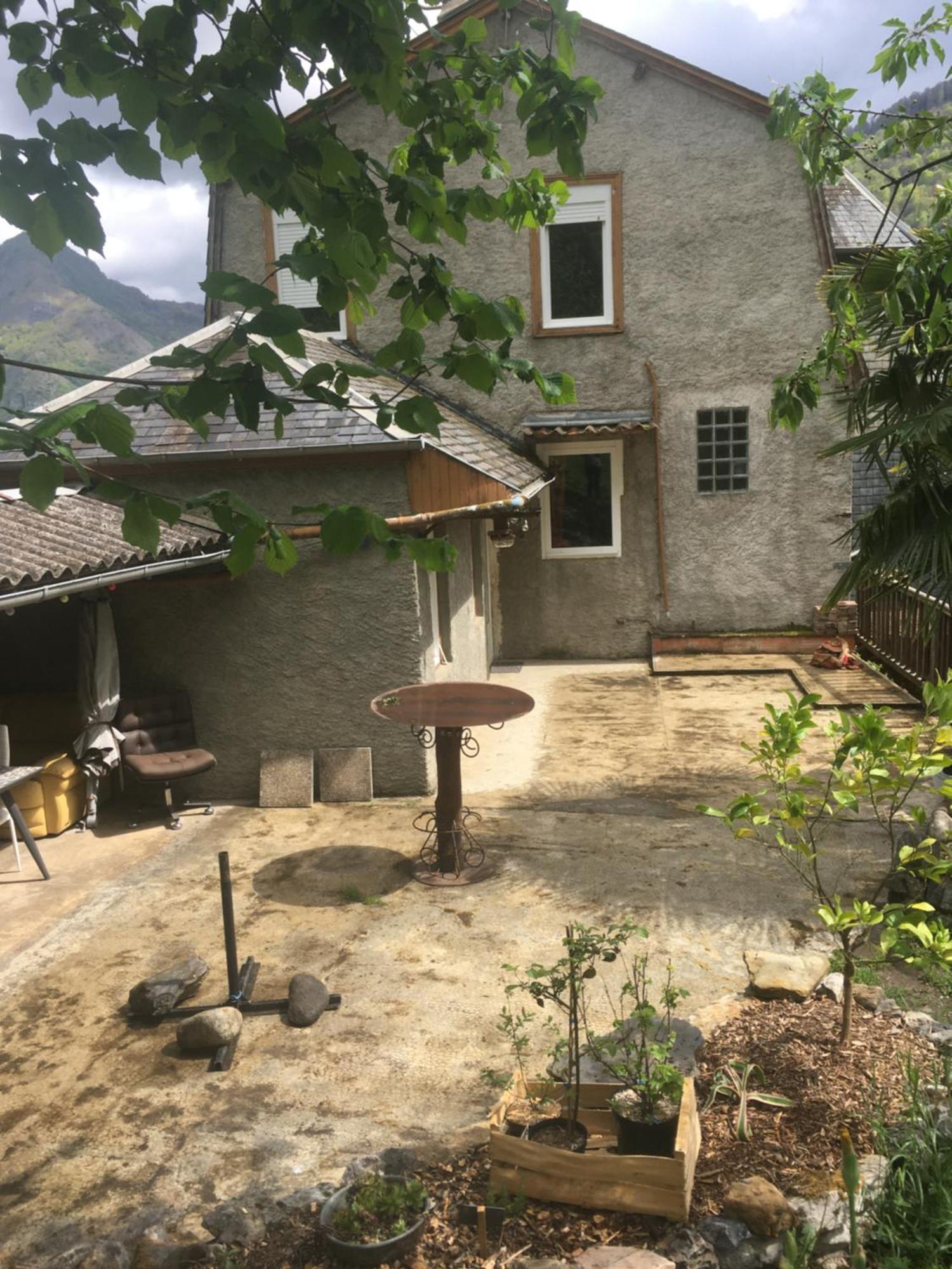 Cierp La Auarje: Appartement Avec Jardin & Terrasse מראה חיצוני תמונה