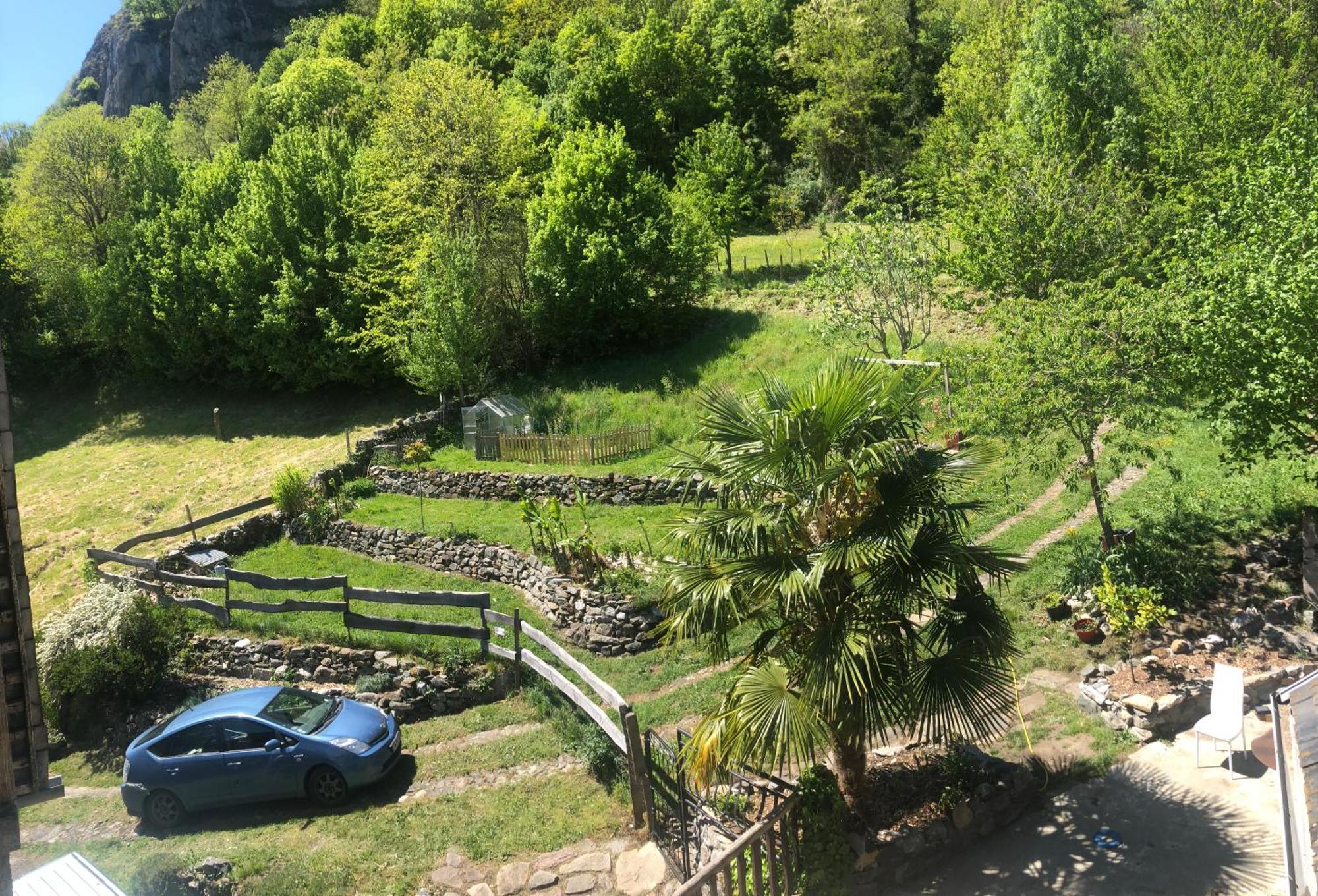 Cierp La Auarje: Appartement Avec Jardin & Terrasse מראה חיצוני תמונה