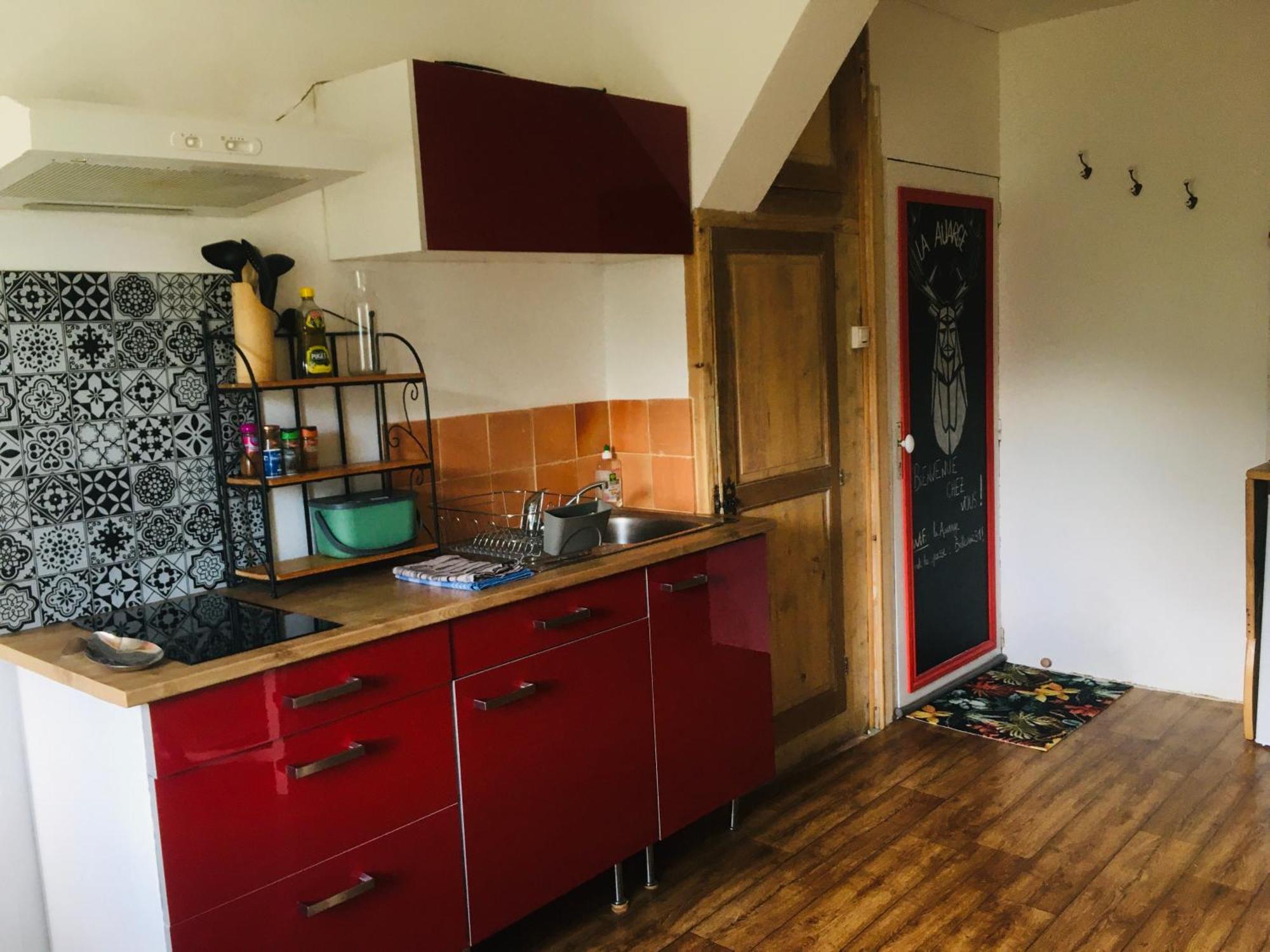 Cierp La Auarje: Appartement Avec Jardin & Terrasse מראה חיצוני תמונה